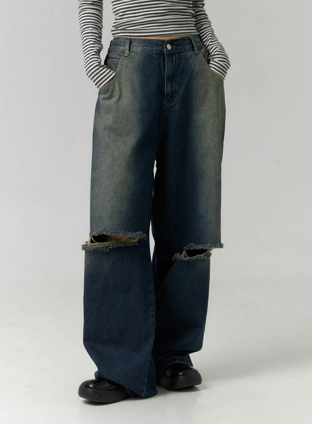 Destroyed Washed Wide Leg Jeans CN324