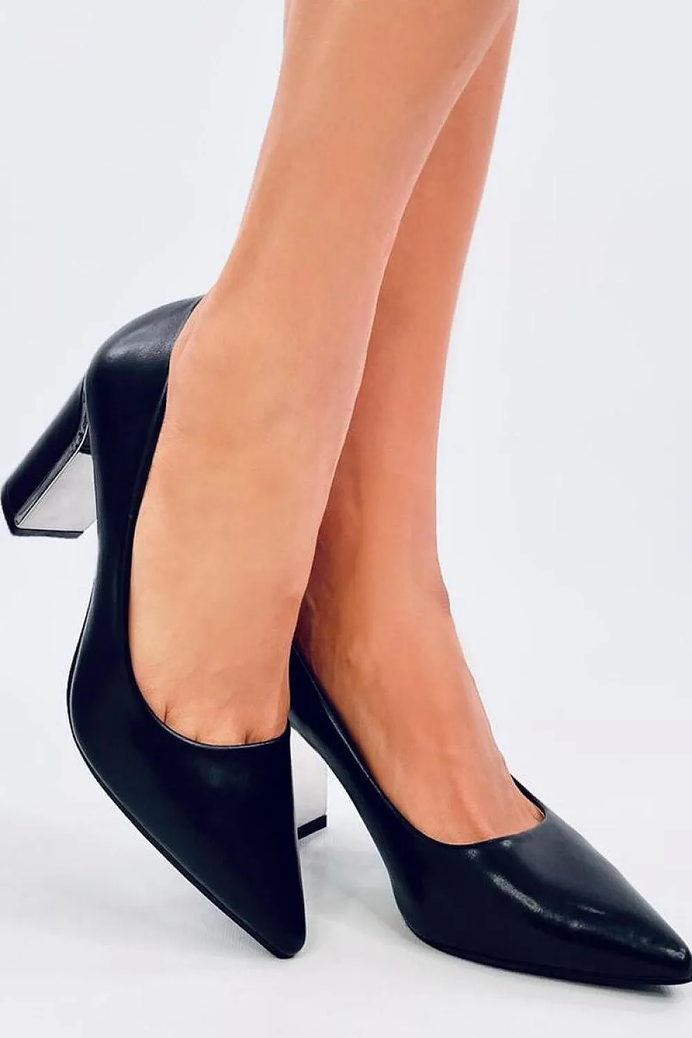 Elegant Sleek Timeless Block Heel Pumps